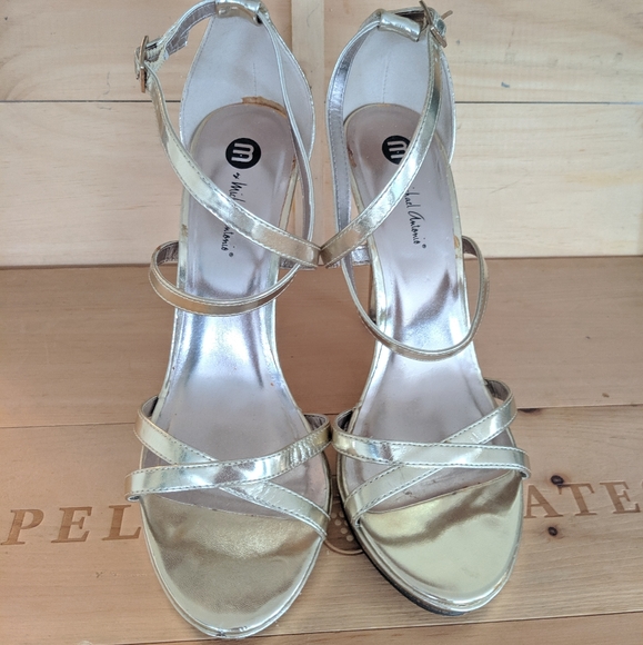 SOLD⚫Michael Antonio gold sandal 8.5 - Picture 2 of 9